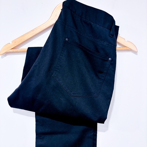 AKA Black pants - Picture 10 of 10